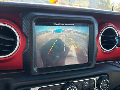 Used 2018 Jeep Wrangler Unlimited Rubicon image 10