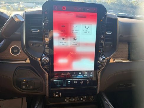 New 2025 RAM 2500 Limited image 24