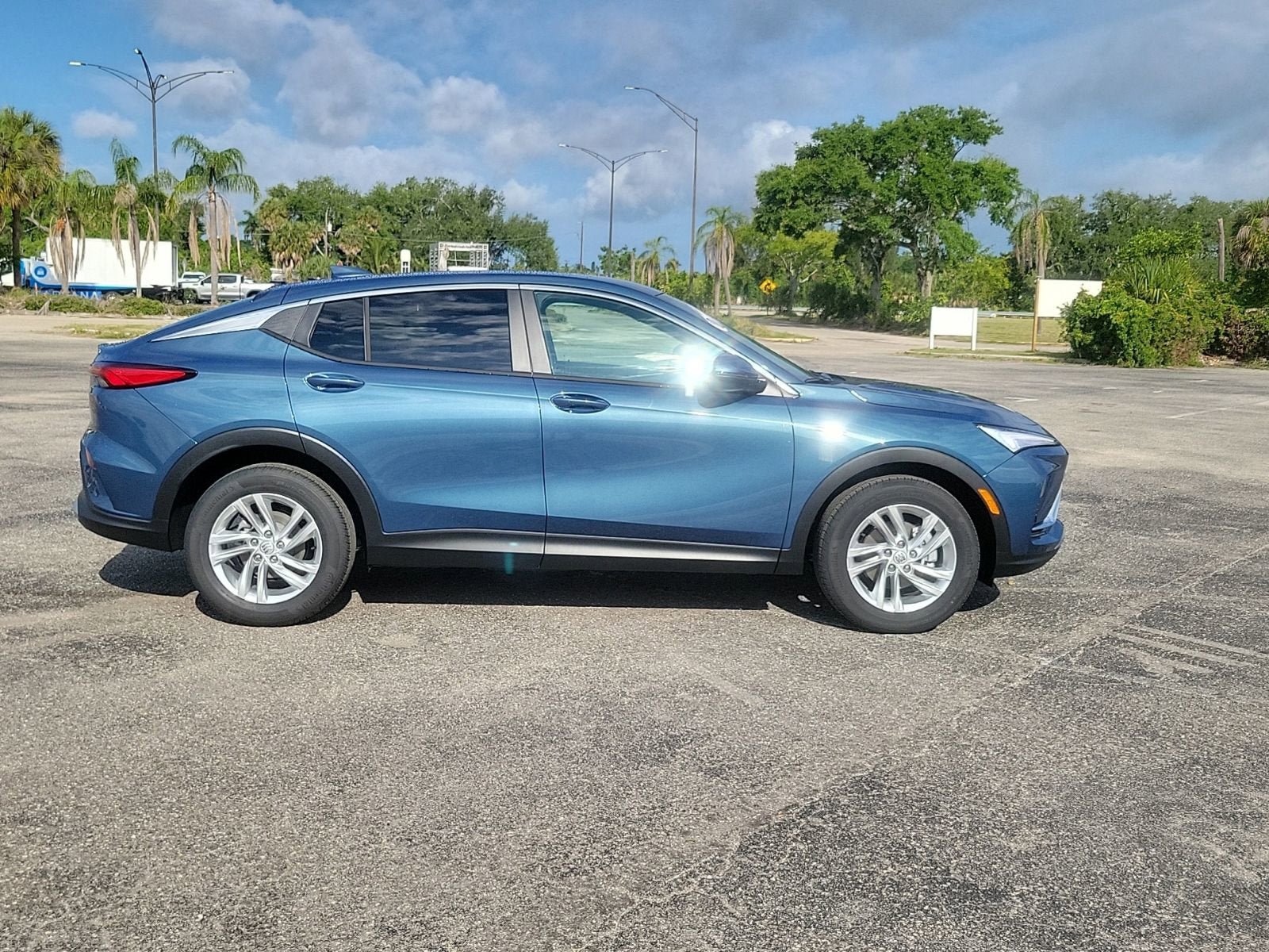 New 2026 Buick Envista Sport Touring w/ Convenience I Package FWD image 4