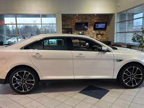 Used 2017 Ford Taurus SEL w/ Equipment Group 201A image 6