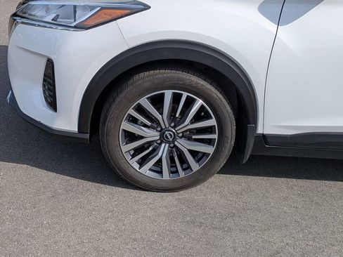 Used 2023 Nissan Kicks SV image 10