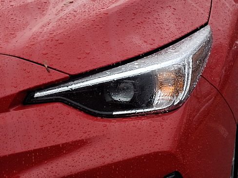 Certified 2025 Subaru Impreza 2.0i image 9