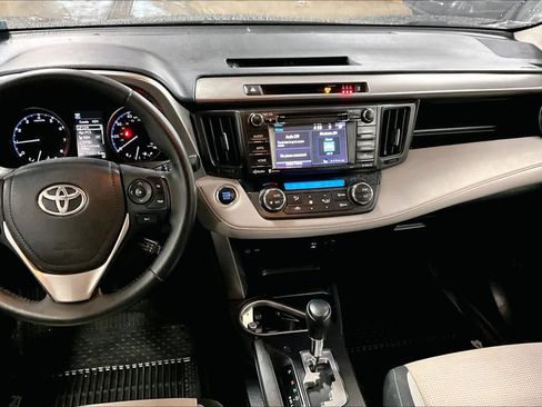 Used 2017 Toyota RAV4 XLE AWD/4WD image 7
