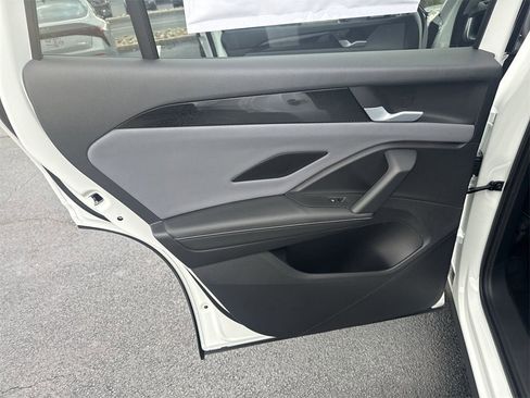 New 2026 Volkswagen Tiguan SE image 23