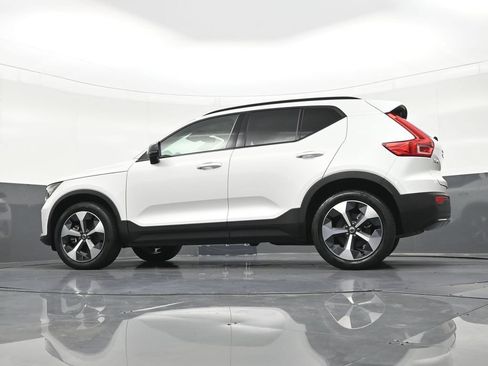 Used 2024 Volvo XC40 B5 Plus w/ Climate Package AWD/4WD image 27