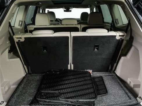 Certified 2025 Volkswagen Atlas SEL Premium R-Line image 34