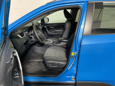 Used 2021 Toyota RAV4 XLE image 15
