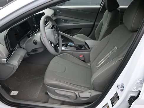 New 2025 Hyundai Elantra Sport image 9