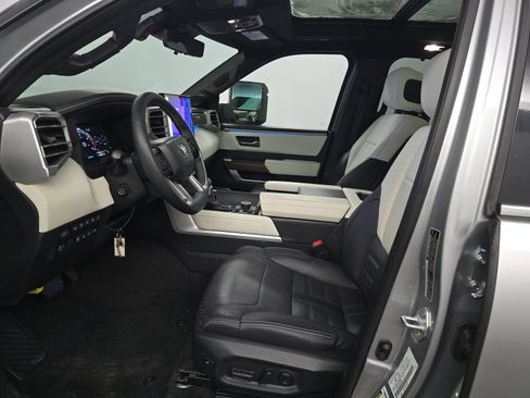 Used 2023 Toyota Sequoia Capstone image 7