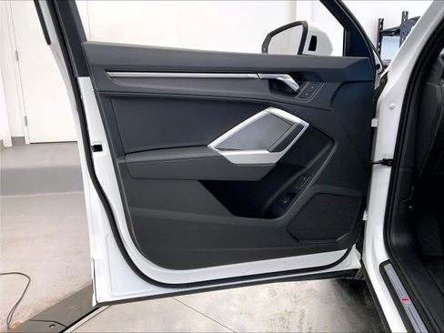 Certified 2025 Audi Q3 2.0T Premium w/ Convenience Package AWD/4WD image 25