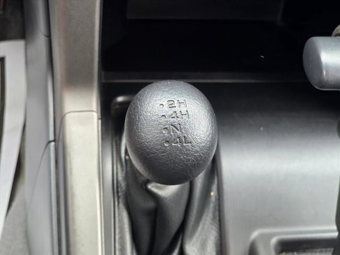 Used 2002 Nissan Frontier SE AWD/4WD image 18