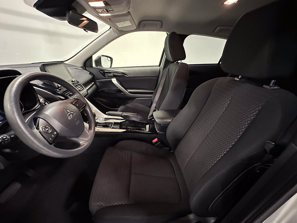 Used 2024 Mitsubishi Eclipse Cross AWD image 3
