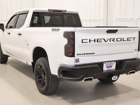 Used 2020 Chevrolet Silverado 1500 LT Trail Boss image 7