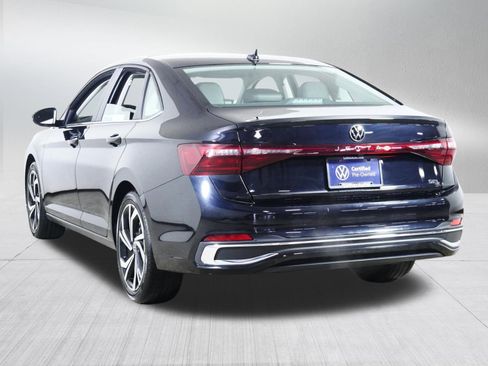 Certified 2025 Volkswagen Jetta SEL image 5
