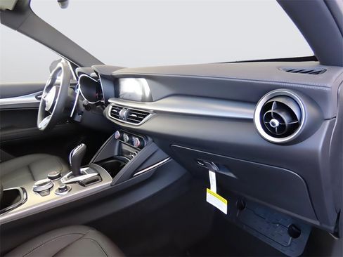 New 2025 Alfa Romeo Stelvio Sprint image 11