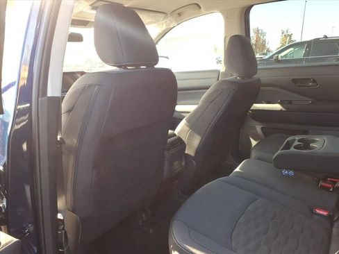 New 2025 Nissan Pathfinder SV image 27