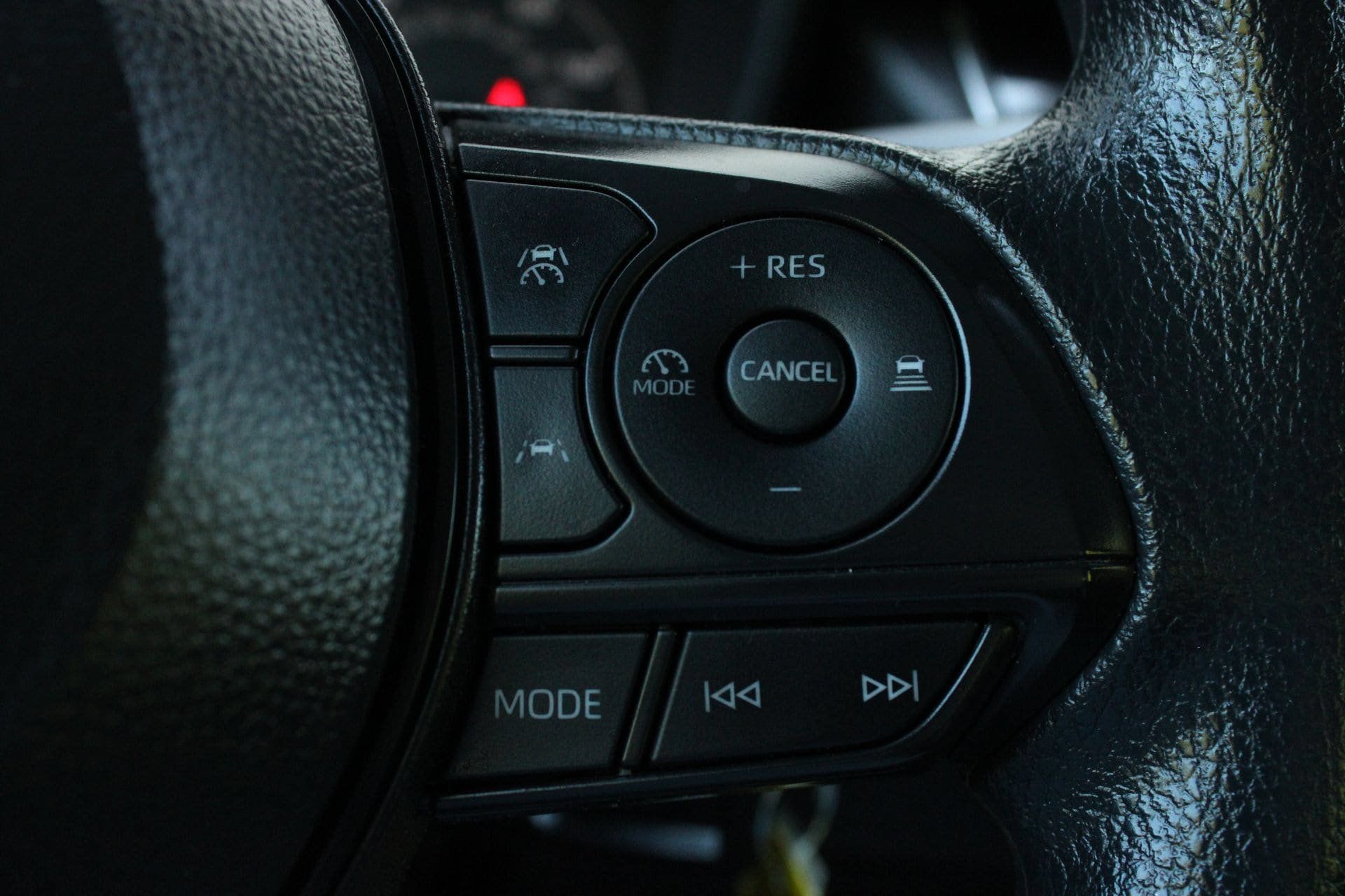 Used 2025 Toyota Corolla LE FWD image 31