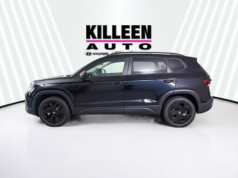 New 2026 Volkswagen Taos SE FWD image 4