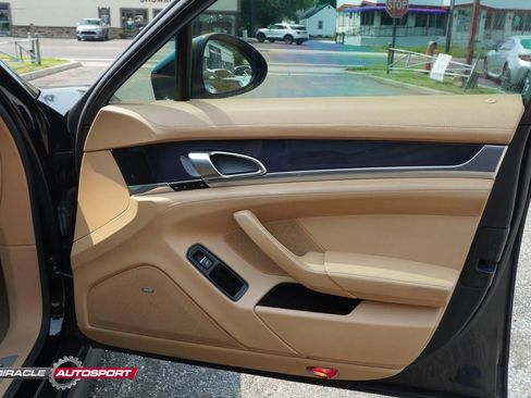 Used 2013 Porsche Panamera GTS AWD/4WD image 29