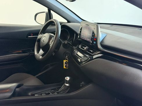 Used 2019 Toyota C-HR LE FWD image 28