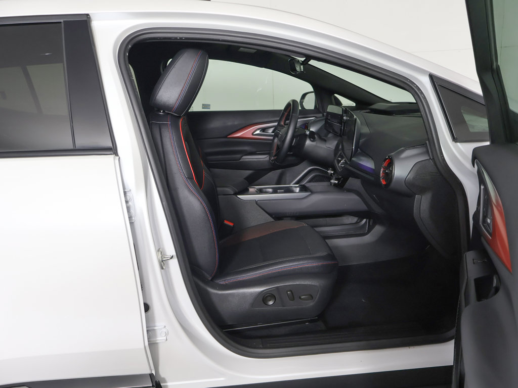Used 2025 Chevrolet Equinox EV RS w/ Convenience Package II FWD image 35