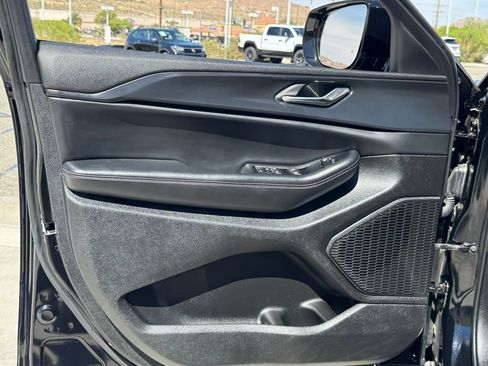 Used 2024 Jeep Grand Cherokee Altitude image 26