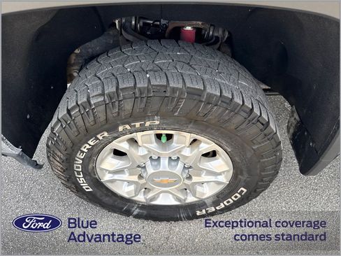 Used 2023 Chevrolet Silverado 2500 LT w/ Convenience Package image 12