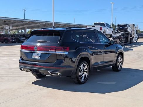 Used 2025 Volkswagen Atlas SE FWD image 5