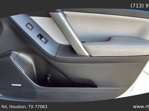 Used 2014 Subaru Forester 2.5i Touring image 39