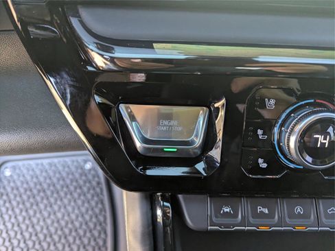 Used 2022 GMC Sierra 1500 AT4X image 25