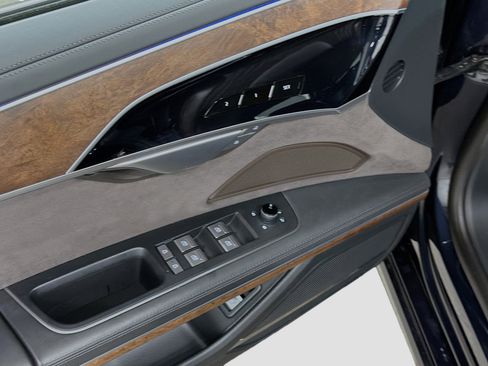 Used 2023 Audi A8 L 3.0T w/ Luxury Package image 22