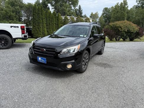 Used 2017 Subaru Outback 3.6R Limited AWD/4WD image 2