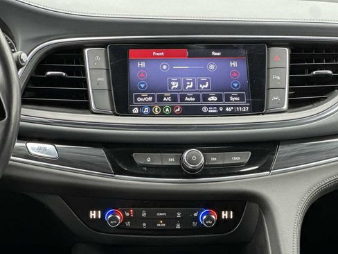 Used 2024 Buick Enclave Premium image 16