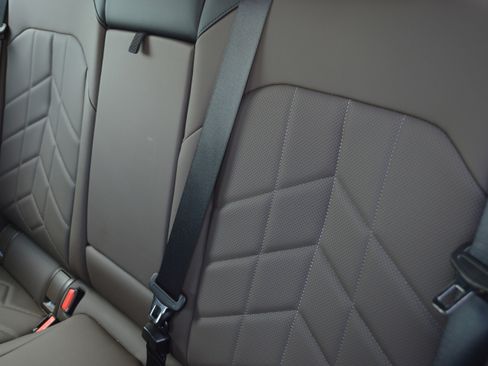 Used 2025 BMW 530i xDrive w/ Premium Package image 31