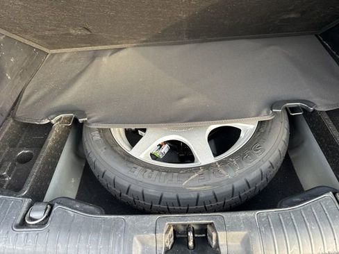 Used 2022 Ford Escape SE image 40