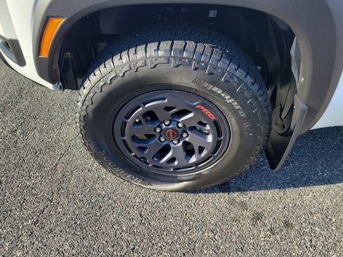 New 2026 Nissan Frontier PRO-4X AWD/4WD image 5