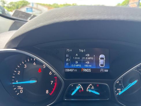 Used 2017 Ford Escape Titanium AWD/4WD image 29