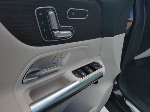 Certified 2025 Mercedes-Benz GLA 250 4MATIC image 22