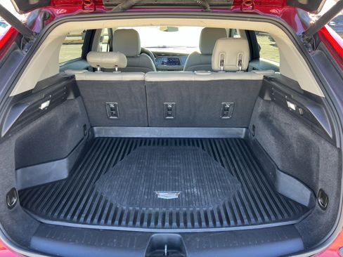 Used 2021 Cadillac XT4 Luxury w/ Cold Weather Package image 16