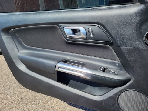 Used 2022 Ford Mustang Coupe image 14