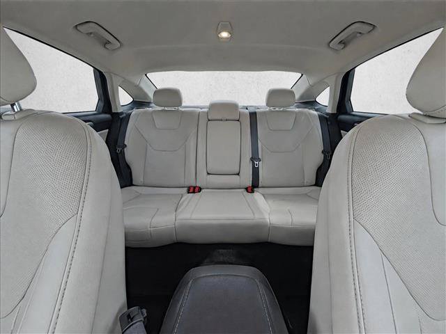 Used 2015 Ford Fusion Titanium FWD image 19