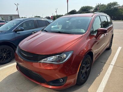 Used 2018 Chrysler Pacifica Touring-L w/ Premium Audio Group