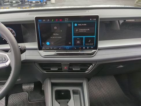 New 2026 Volkswagen Tiguan SE image 17