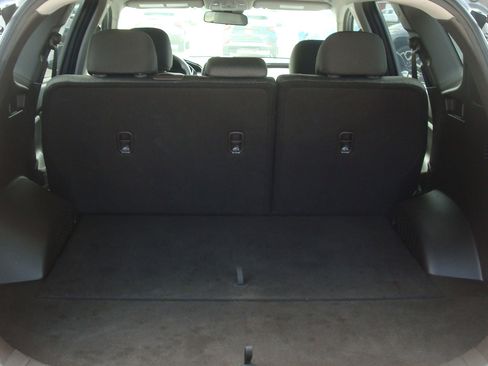 Used 2019 Hyundai Santa Fe SE image 12