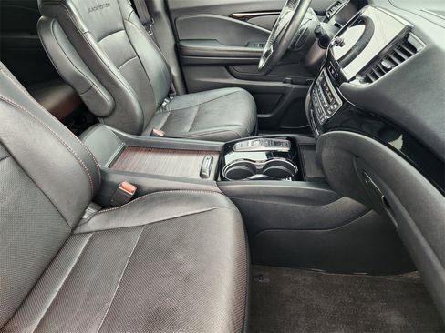 Certified 2022 Honda Pilot Black Edition image 13