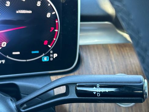 Used 2023 Mercedes-Benz C 300 4MATIC Sedan image 18