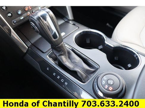 Used 2018 Ford Explorer Limited image 19