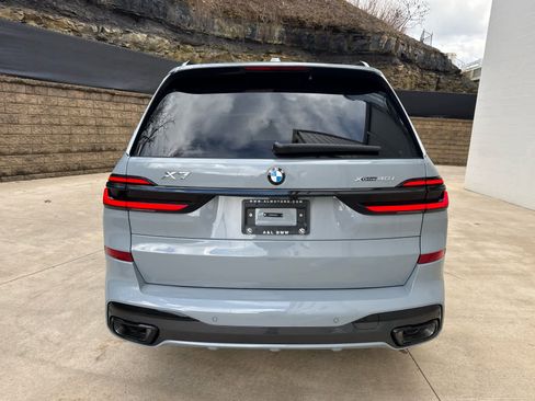 New 2026 BMW X7 xDrive40i w/ M Sport Package AWD/4WD image 4