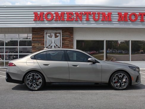 Used 2024 BMW 530i xDrive AWD/4WD image 92