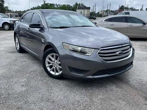 Used 2014 Ford Taurus SE FWD image 1